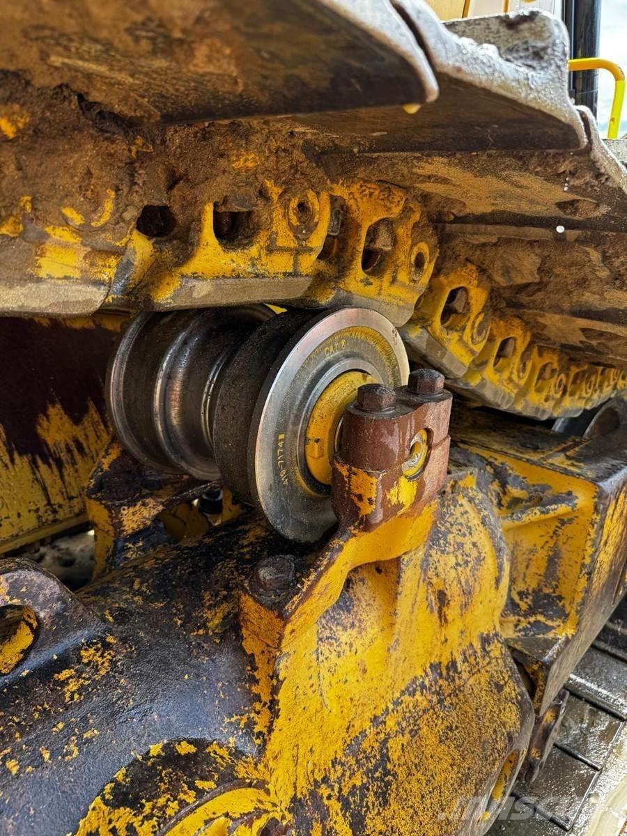 CAT D8T 크롤러 도저