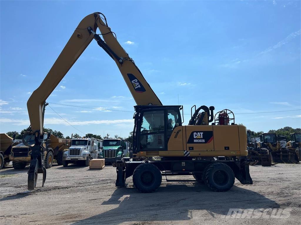 CAT MH3026 파쇄용 굴삭기