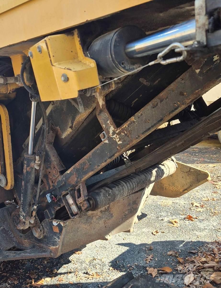 CAT PM200 아스팔트 콜드 밀링 기계