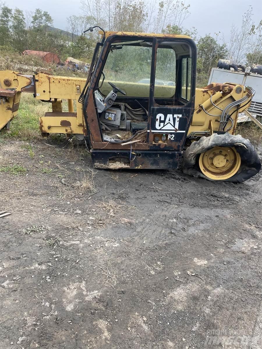 CAT TH82 텔러 핸들러