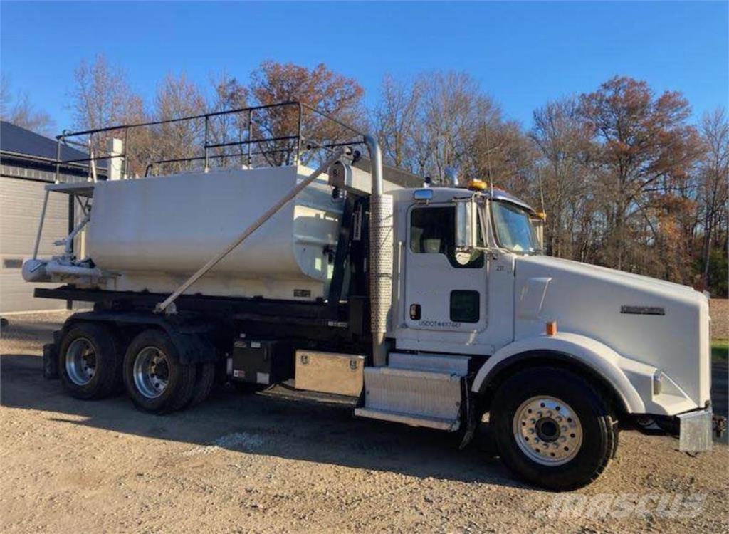 Finn T240 리시빙 호퍼, 블로어 및 엘리베이터