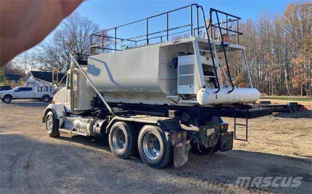 Finn T240 리시빙 호퍼, 블로어 및 엘리베이터