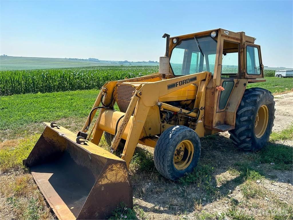 Ford 445 트랙터