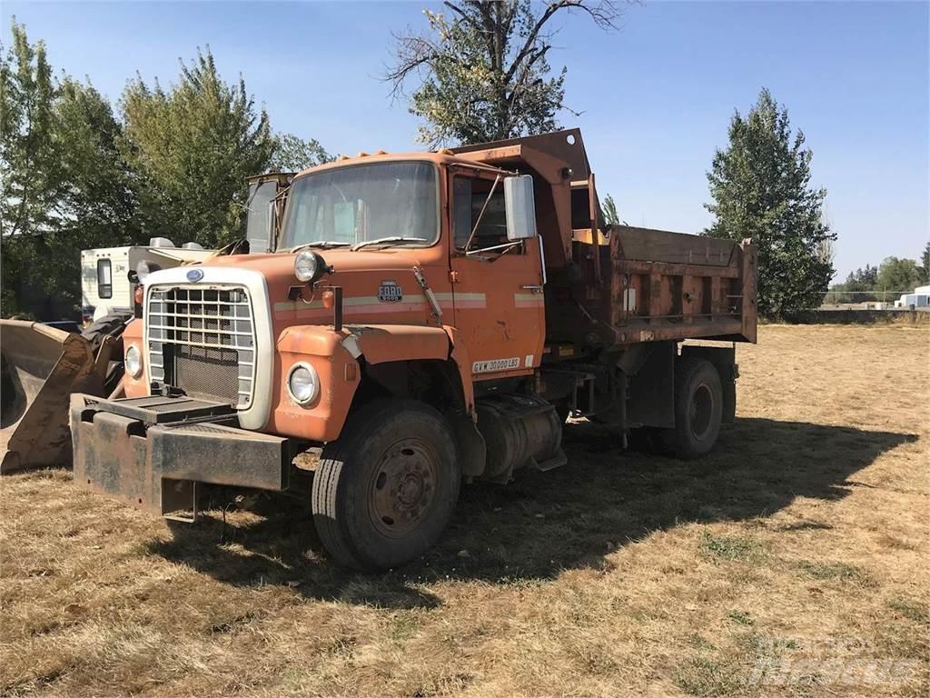 Ford 8000 덤프 트럭