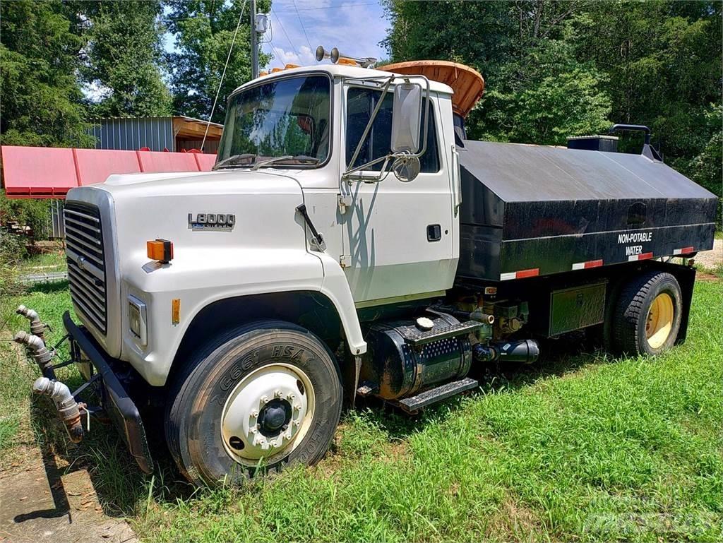 Ford 8000 탱커 트럭