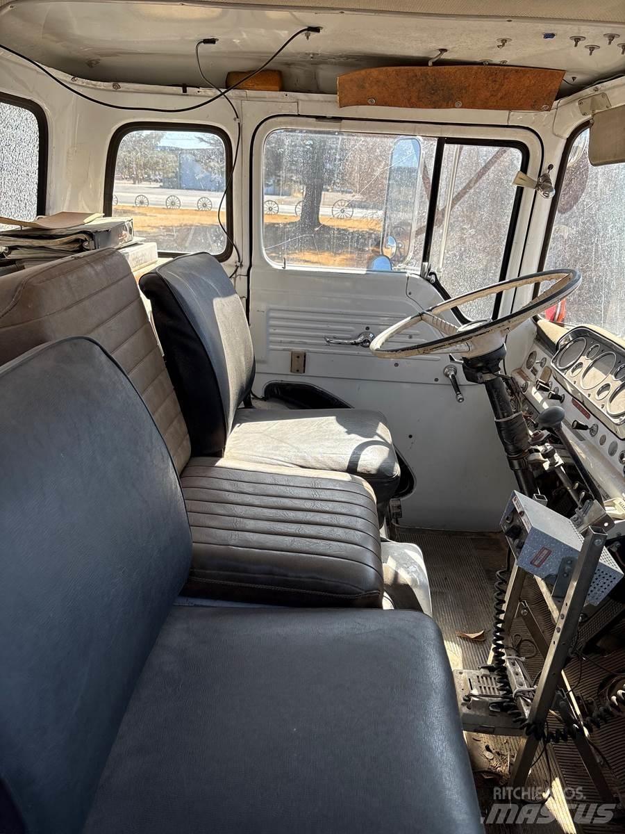 Ford 8000 소방차
