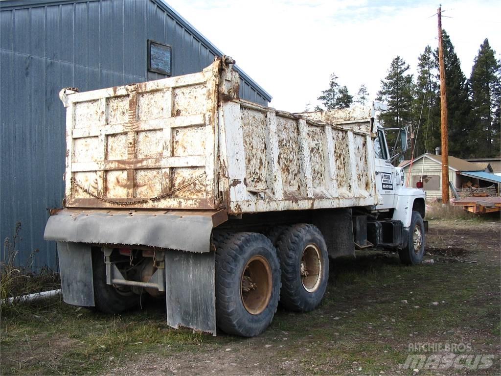 Ford 8000 덤프 트럭
