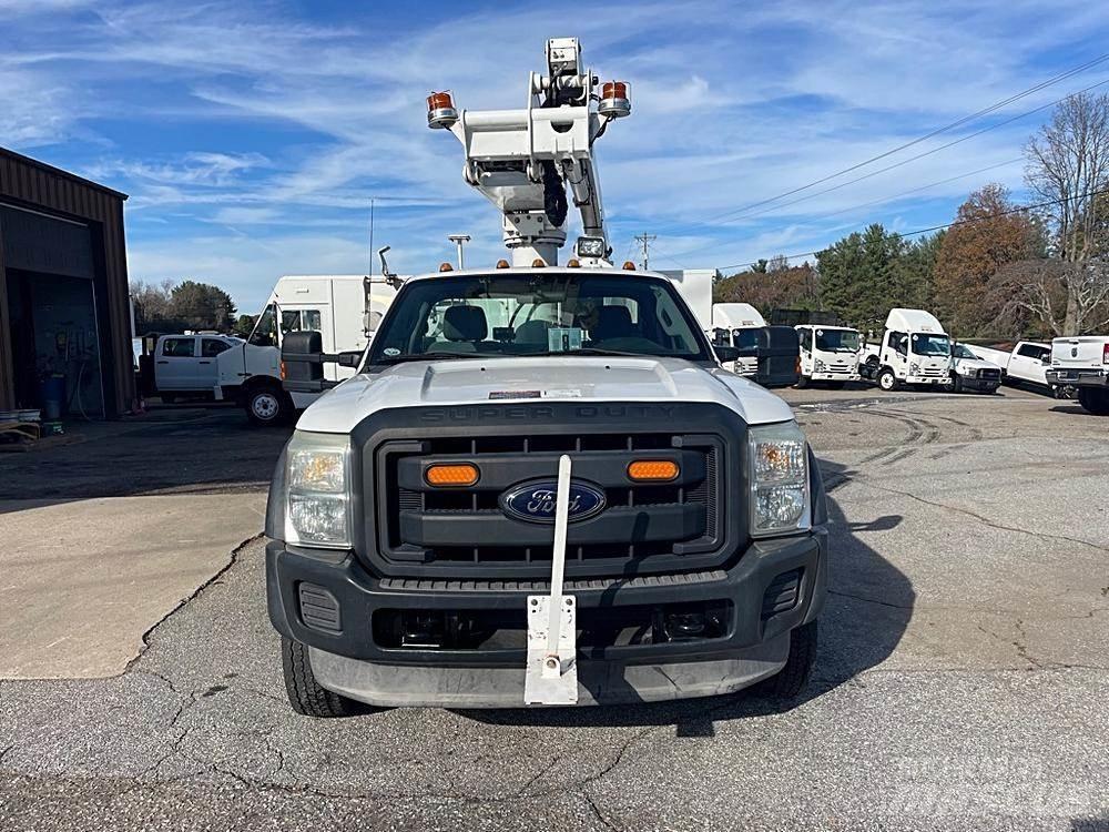 Ford F-450 트럭 탑재 고소작업대