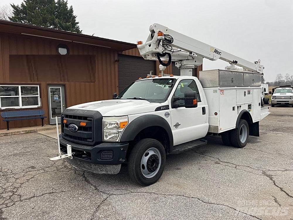 Ford F-450 트럭 탑재 고소작업대