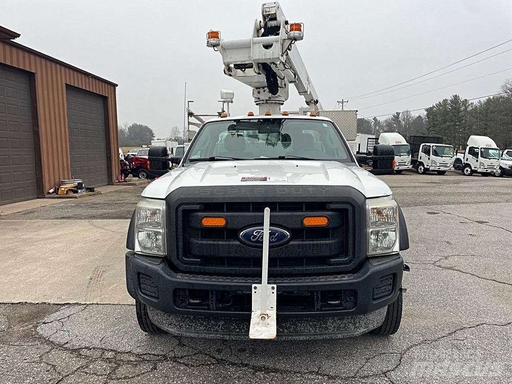 Ford F-450 트럭 탑재 고소작업대