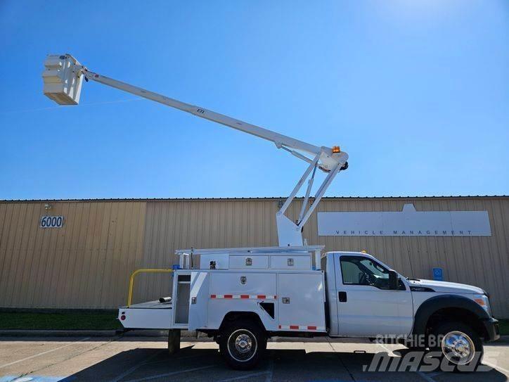Ford F-450 트럭 탑재 고소작업대