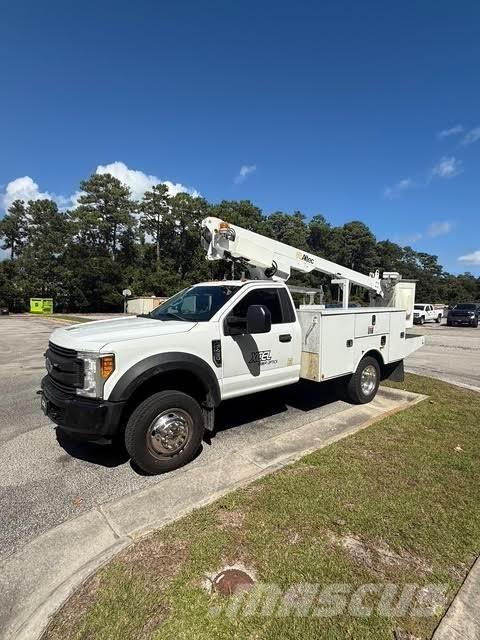 Ford F-450 트럭 탑재 고소작업대