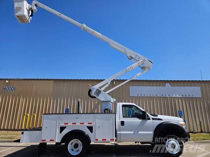 Ford F - 550 트럭 탑재 고소작업대