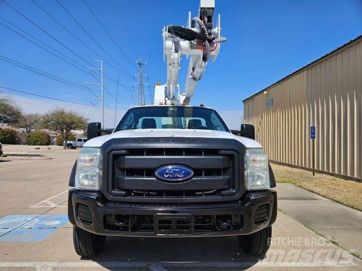 Ford F - 550 트럭 탑재 고소작업대