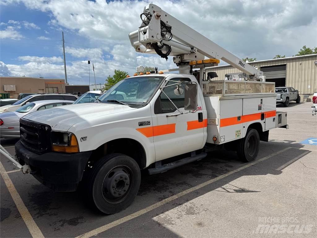 Ford F-550 트럭 탑재 고소작업대