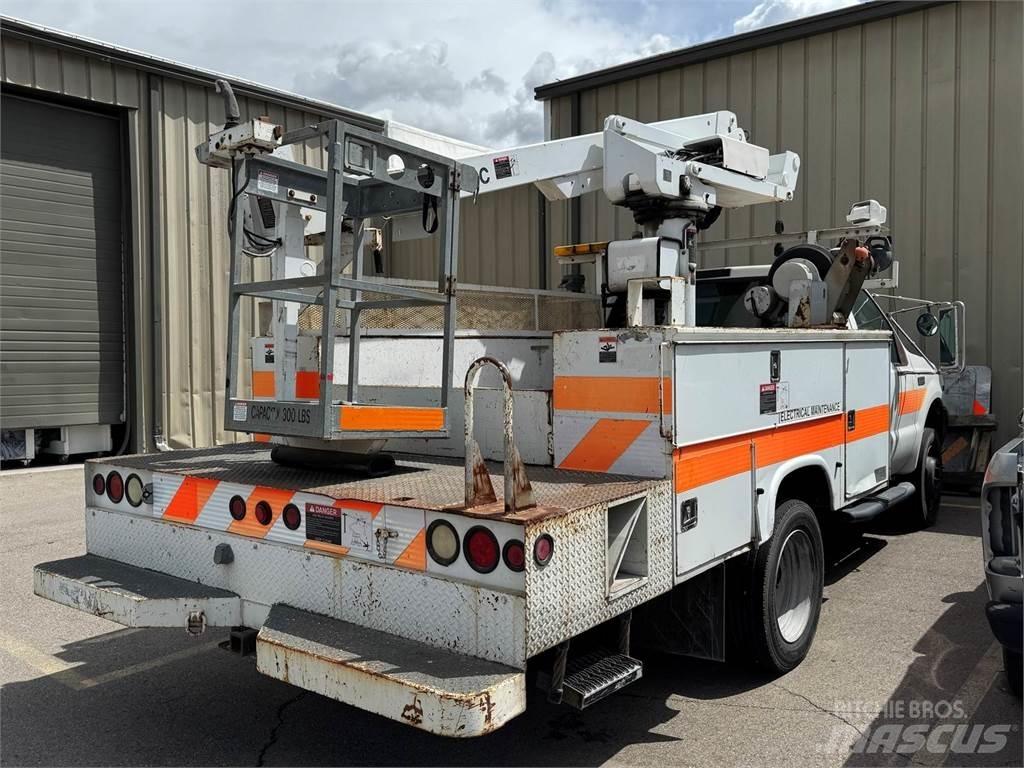 Ford F-550 트럭 탑재 고소작업대