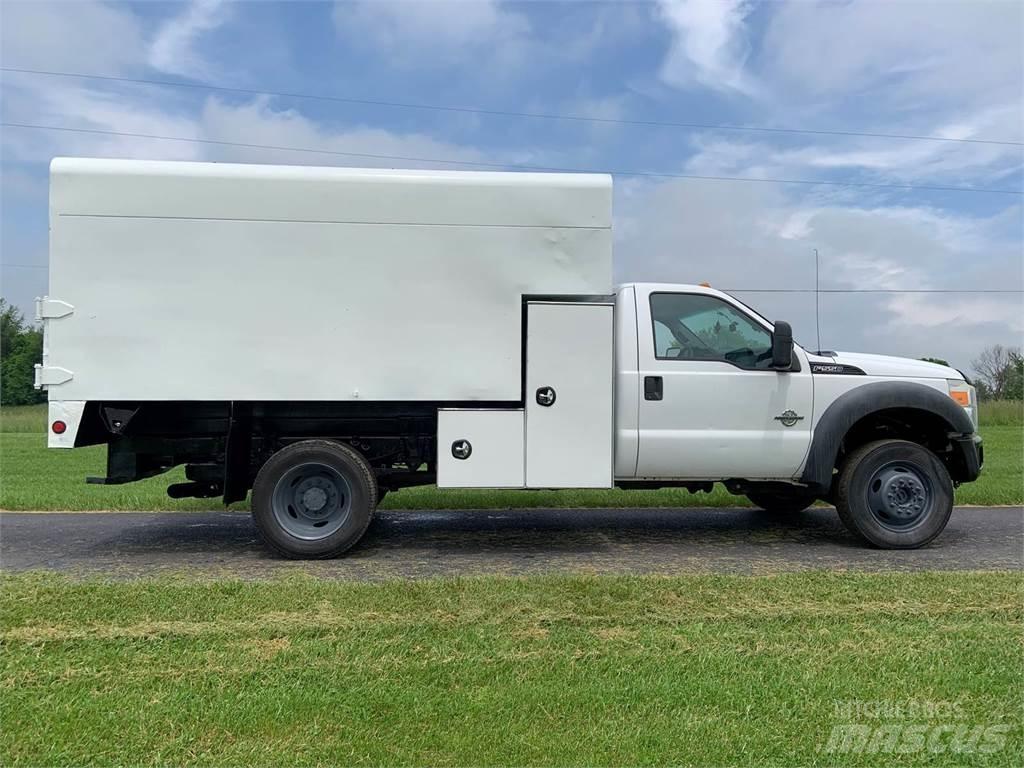 Ford F-550 우드칩 트럭