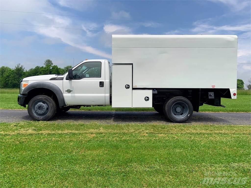 Ford F-550 우드칩 트럭