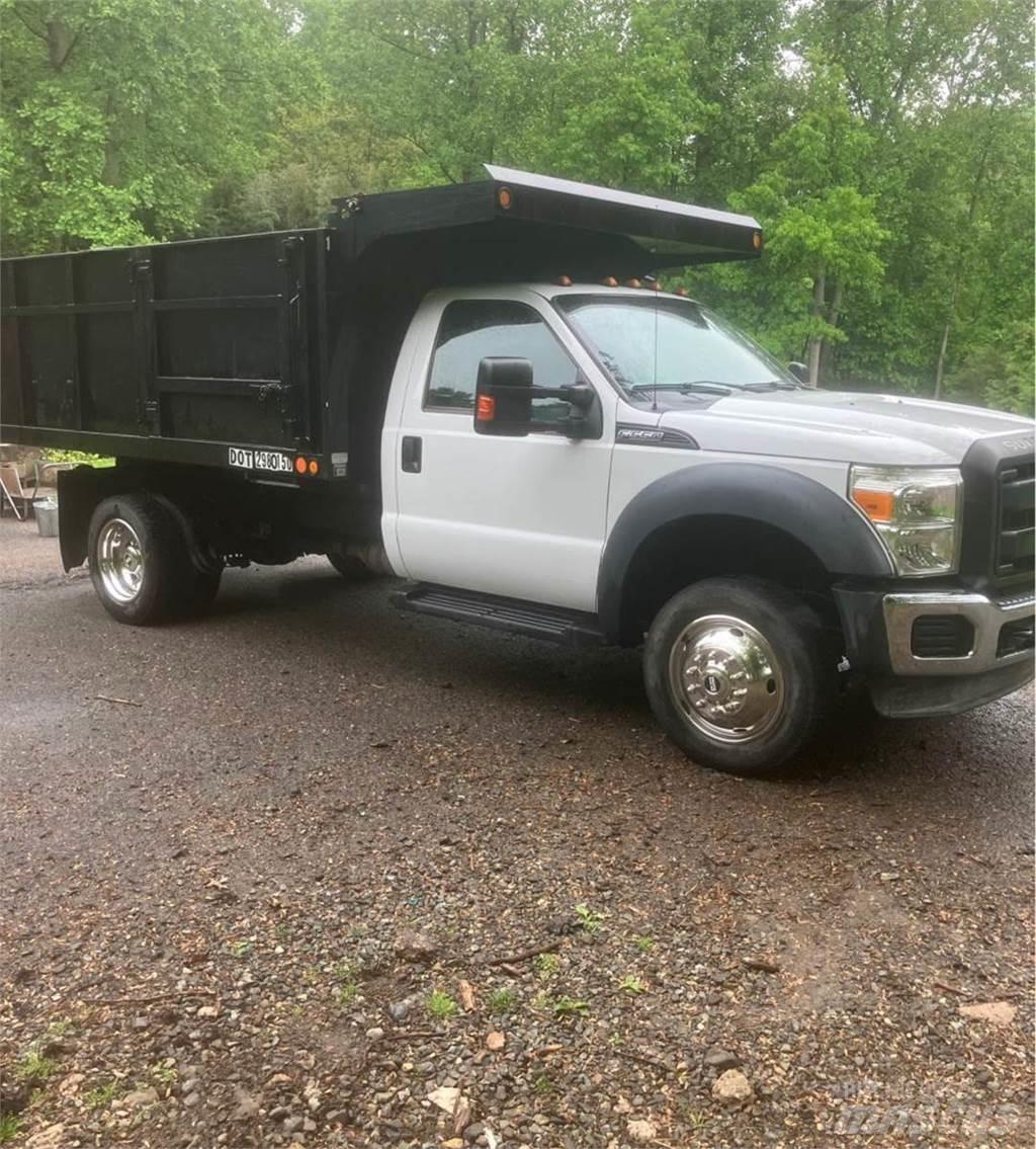 Ford F-550 덤프 트럭