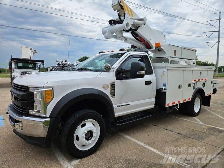 Ford F-550 트럭 탑재 고소작업대