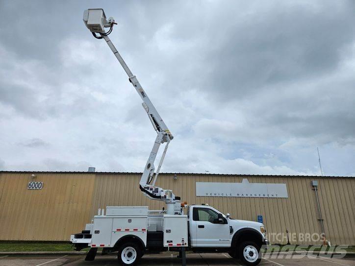 Ford F-550 트럭 탑재 고소작업대