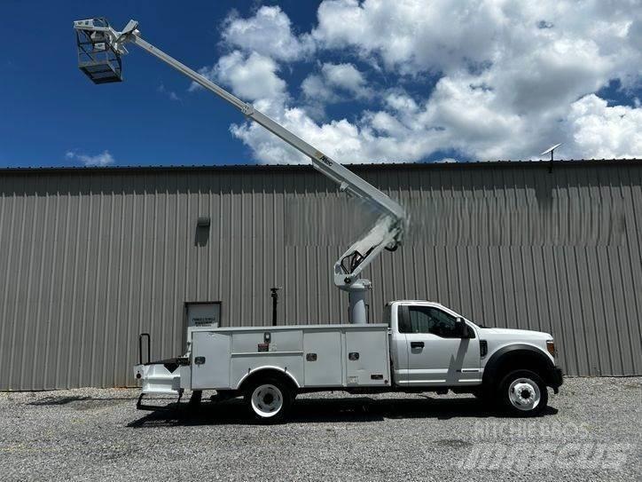 Ford F-550 트럭 탑재 고소작업대