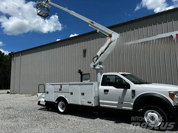 Ford F-550 트럭 탑재 고소작업대