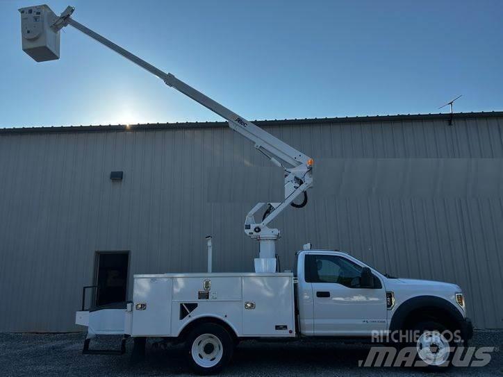 Ford F-550 트럭 탑재 고소작업대