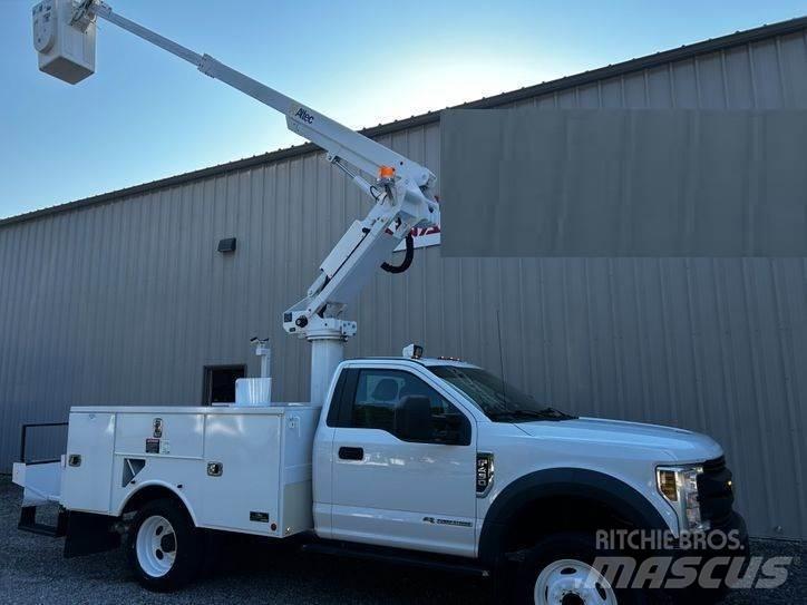 Ford F-550 트럭 탑재 고소작업대