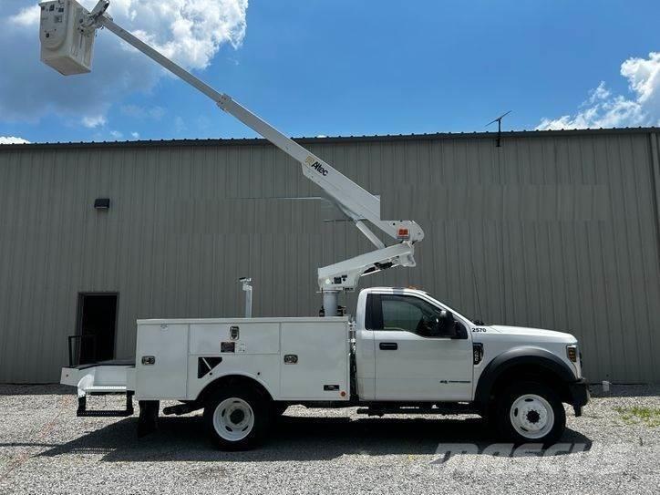 Ford F-550 트럭 탑재 고소작업대
