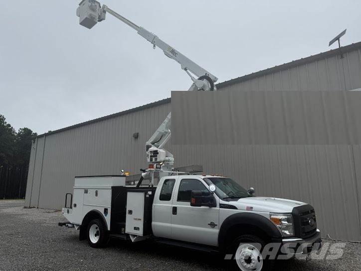 Ford F-550 트럭 탑재 고소작업대