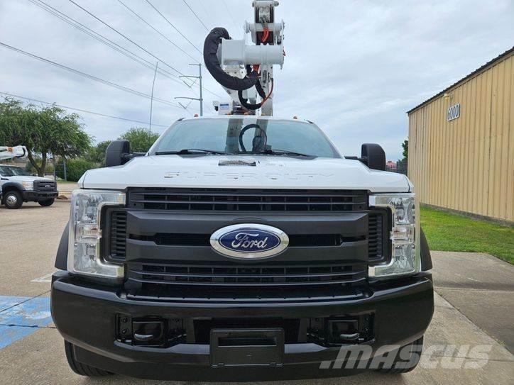 Ford F-550 트럭 탑재 고소작업대