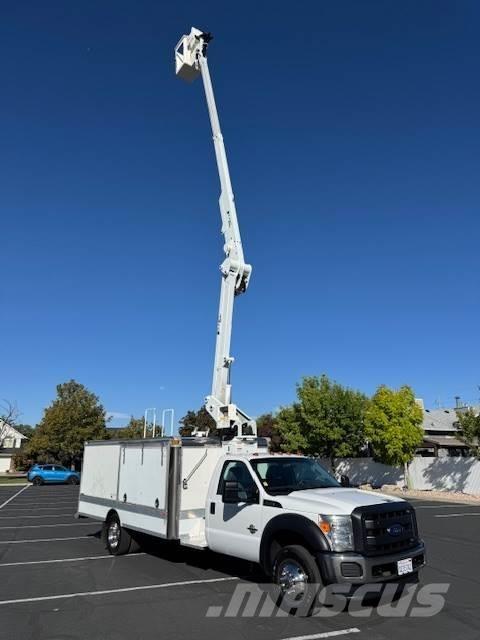 Ford F-550 트럭 탑재 고소작업대