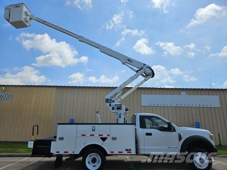 Ford F-550 트럭 탑재 고소작업대