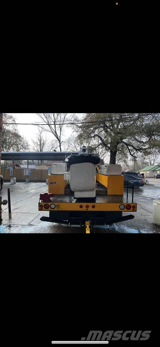 Ford F-550 트럭 탑재 고소작업대