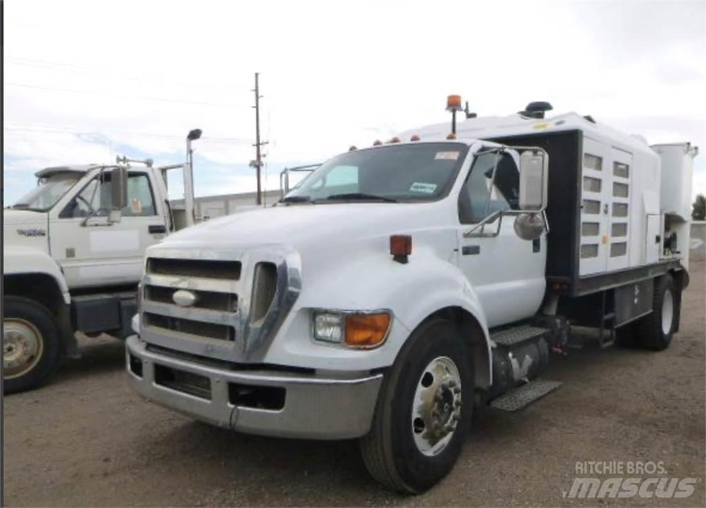 Ford F-650 콤비/진공 트럭