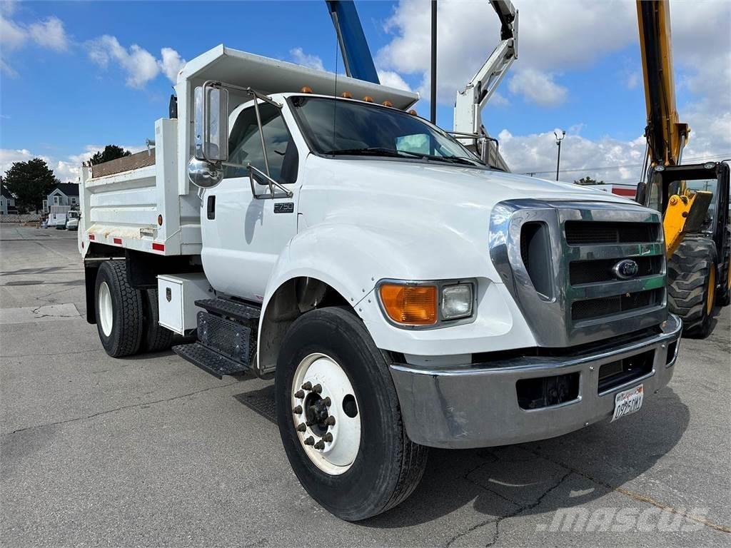 Ford F-750 덤프 트럭