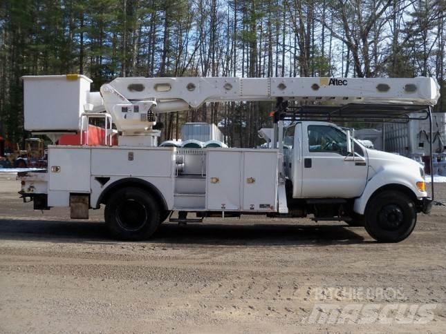 Ford F-750 트럭 탑재 고소작업대