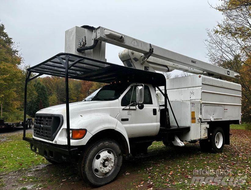 Ford F-750 트럭 탑재 고소작업대