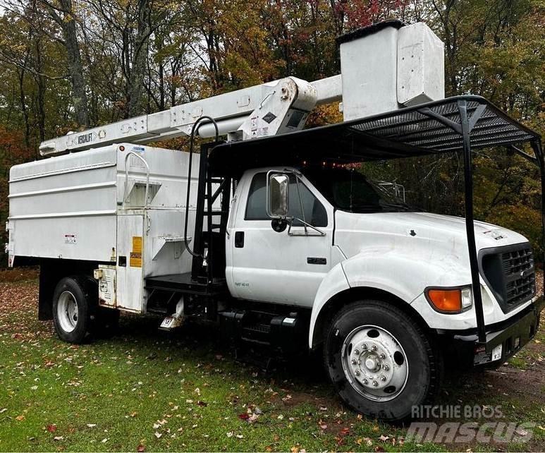 Ford F-750 트럭 탑재 고소작업대