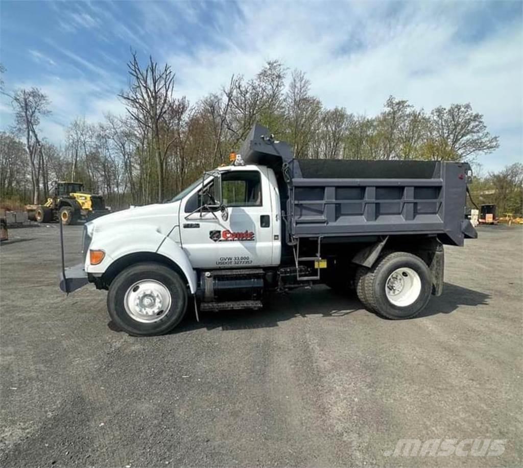 Ford F-750 덤프 트럭