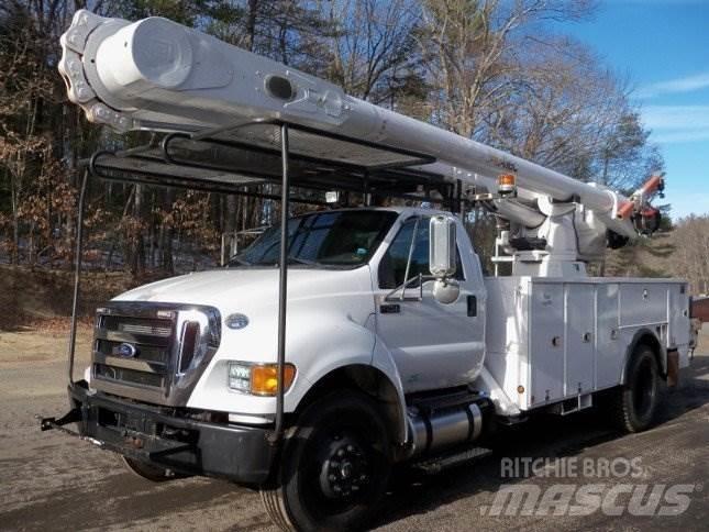 Ford F-750 트럭 탑재 고소작업대