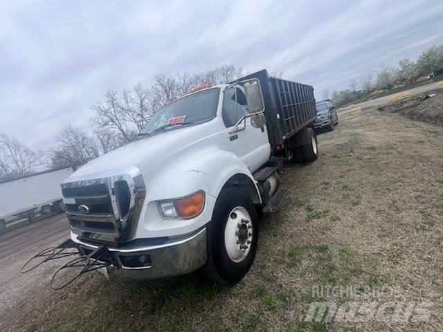 Ford F-750 덤프 트럭