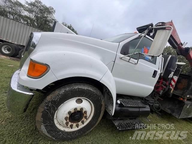 Ford F-750 기타 트럭
