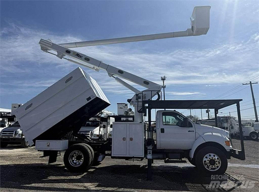 Ford F-750 트럭 탑재 고소작업대