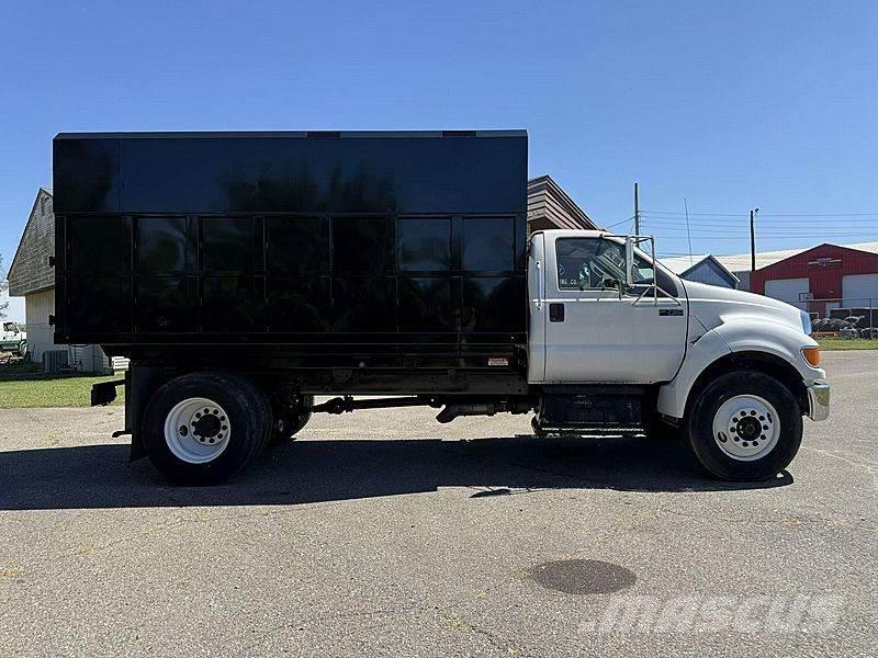 Ford F-750 우드칩 트럭
