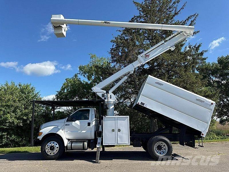 Ford F-750 트럭 탑재 고소작업대
