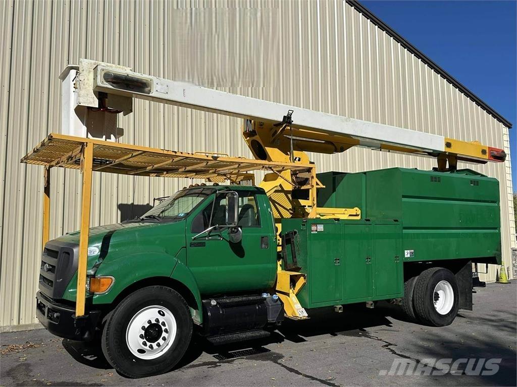 Ford F-750 트럭 탑재 고소작업대