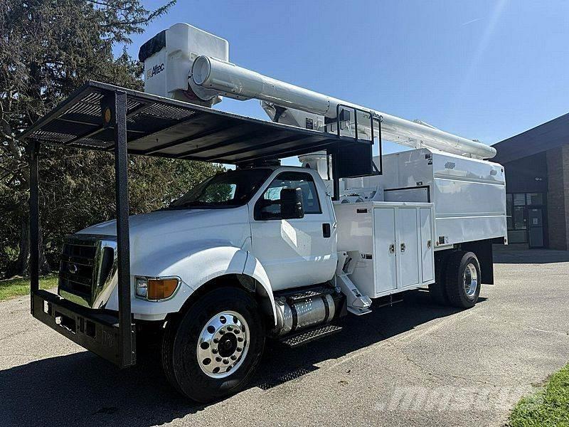 Ford F-750 트럭 탑재 고소작업대