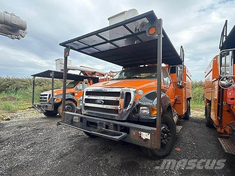 Ford F-750 트럭 탑재 고소작업대